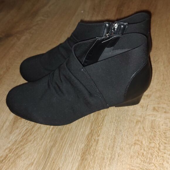Cloudwalkers black pleated ankle booties  Sz 11W - Picture 3 of 6